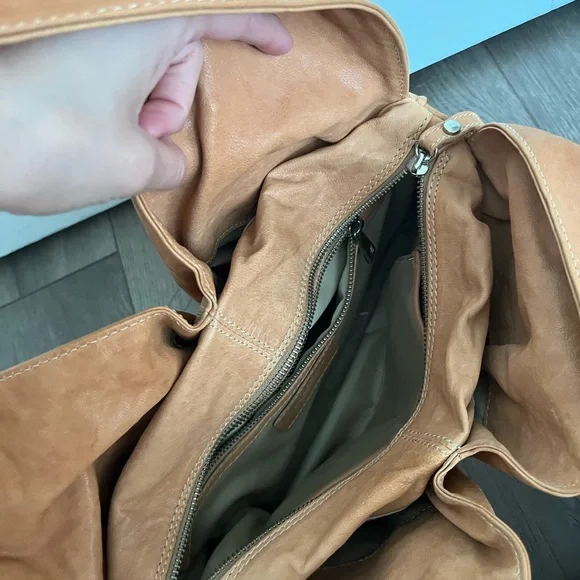 Sundance Plentitude Of Pockets Bag Tan Italian Leather - Picture 4 of 7